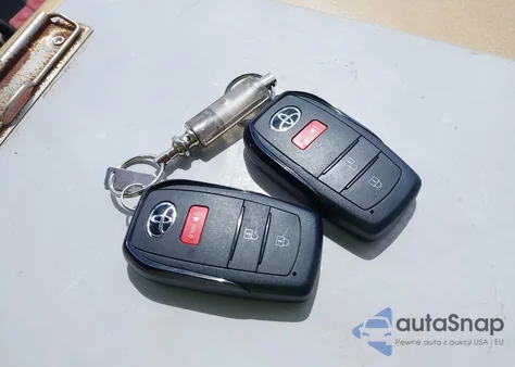 2025 Toyota 4Runner Sr5 z USA, uszkodzony, nr VIN JTEVA5AR4S5001683